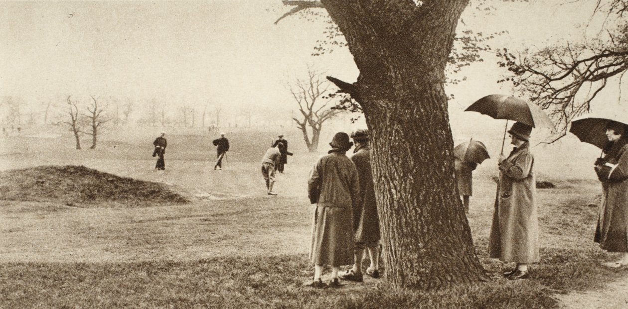 The ninth green at Tooting Bec golf course, from Wonderful London, published 1926-27 by English Photographer