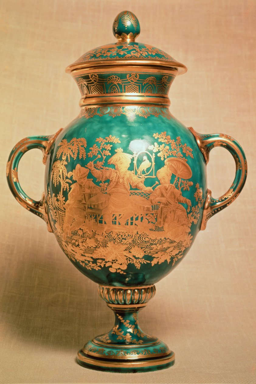Chelsea vase and lid with gilt chinoiserie design, Gold Anchor period (1758-69) by English School