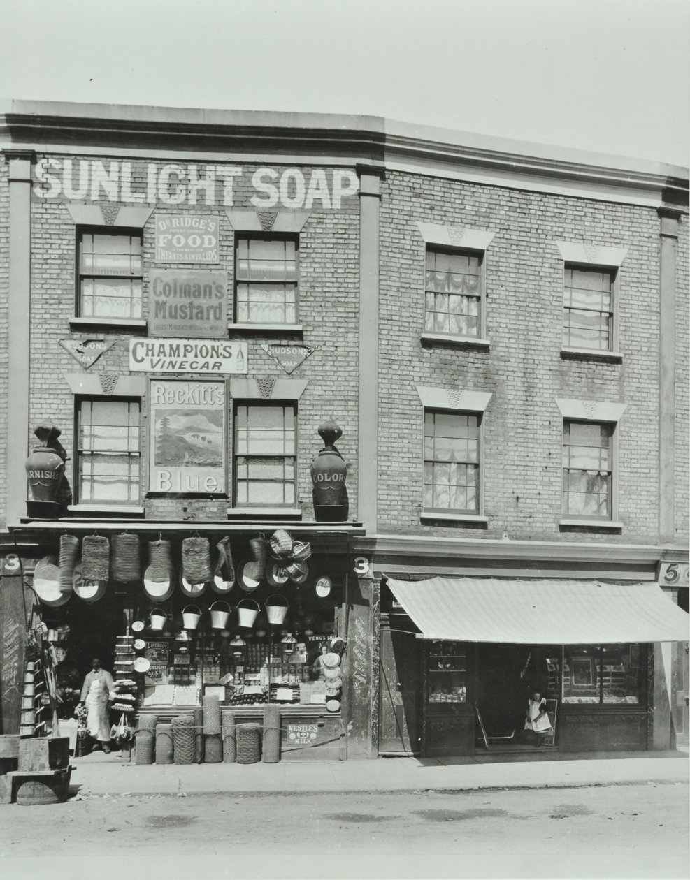 3-4 Gainsborough Road: front elevations, London, 1899 by English Photographer