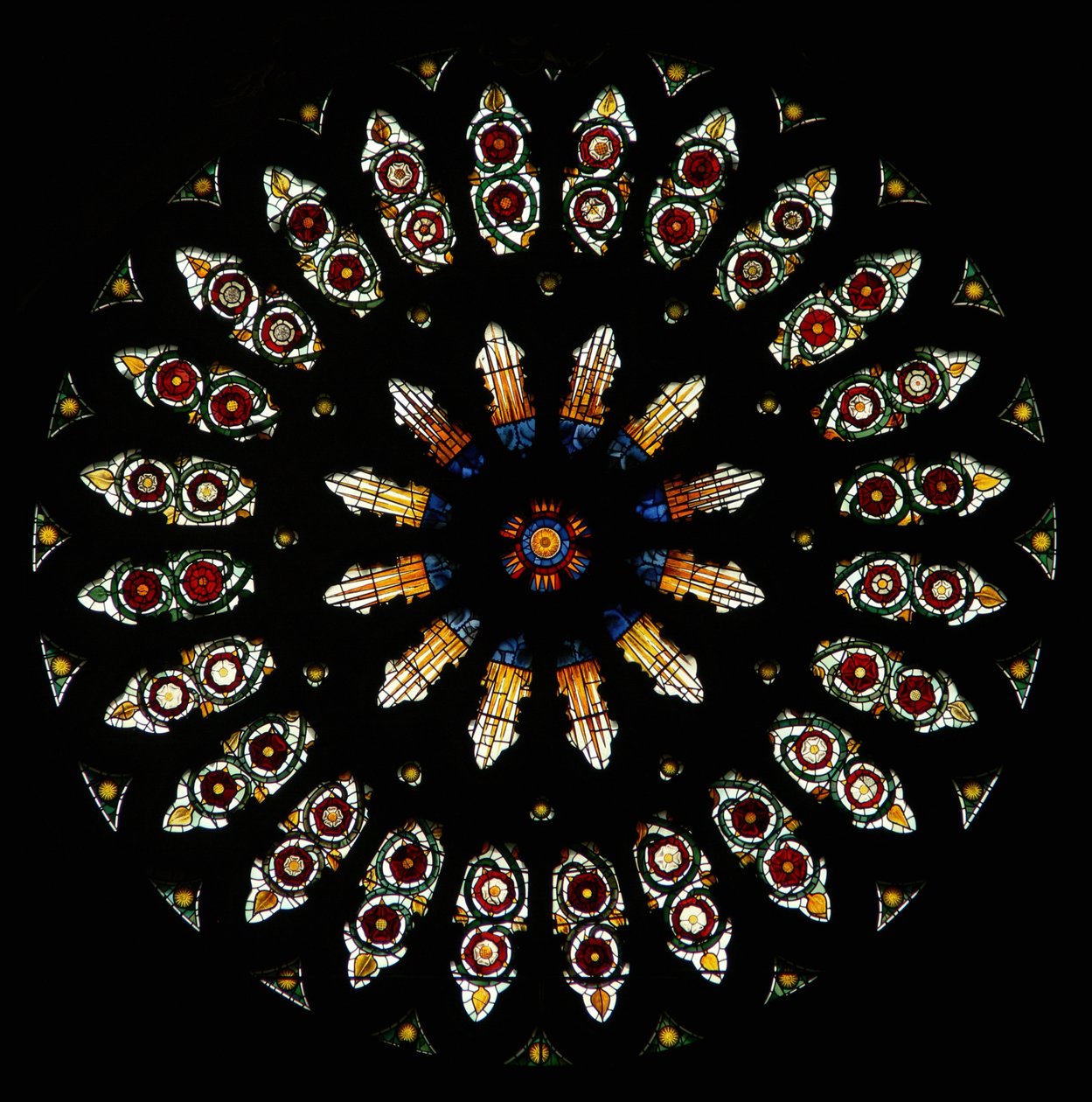 Rose window symbolising the union of the Houses of Lancaster and York by English School