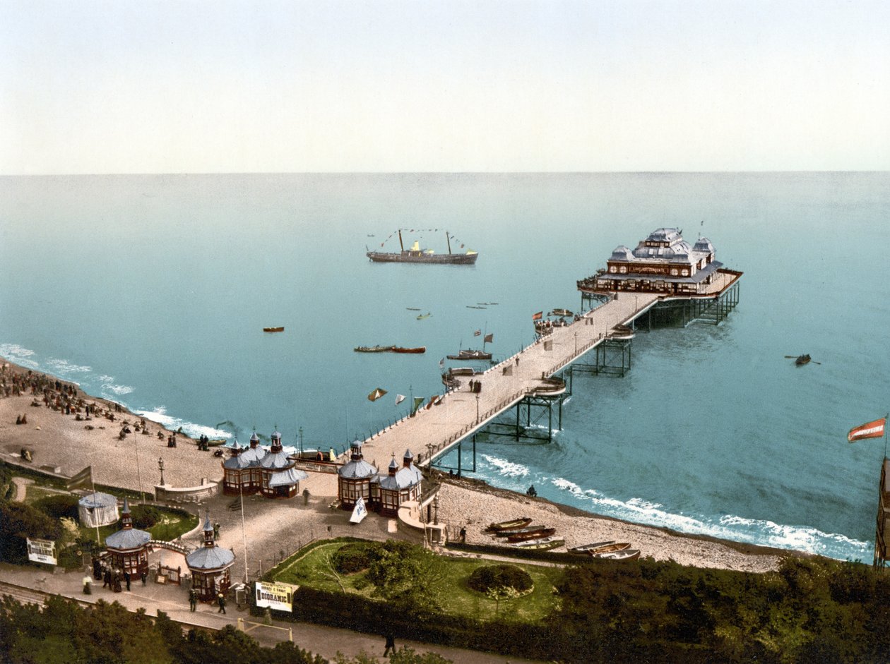 Victoria Pier, Folkestone by English School