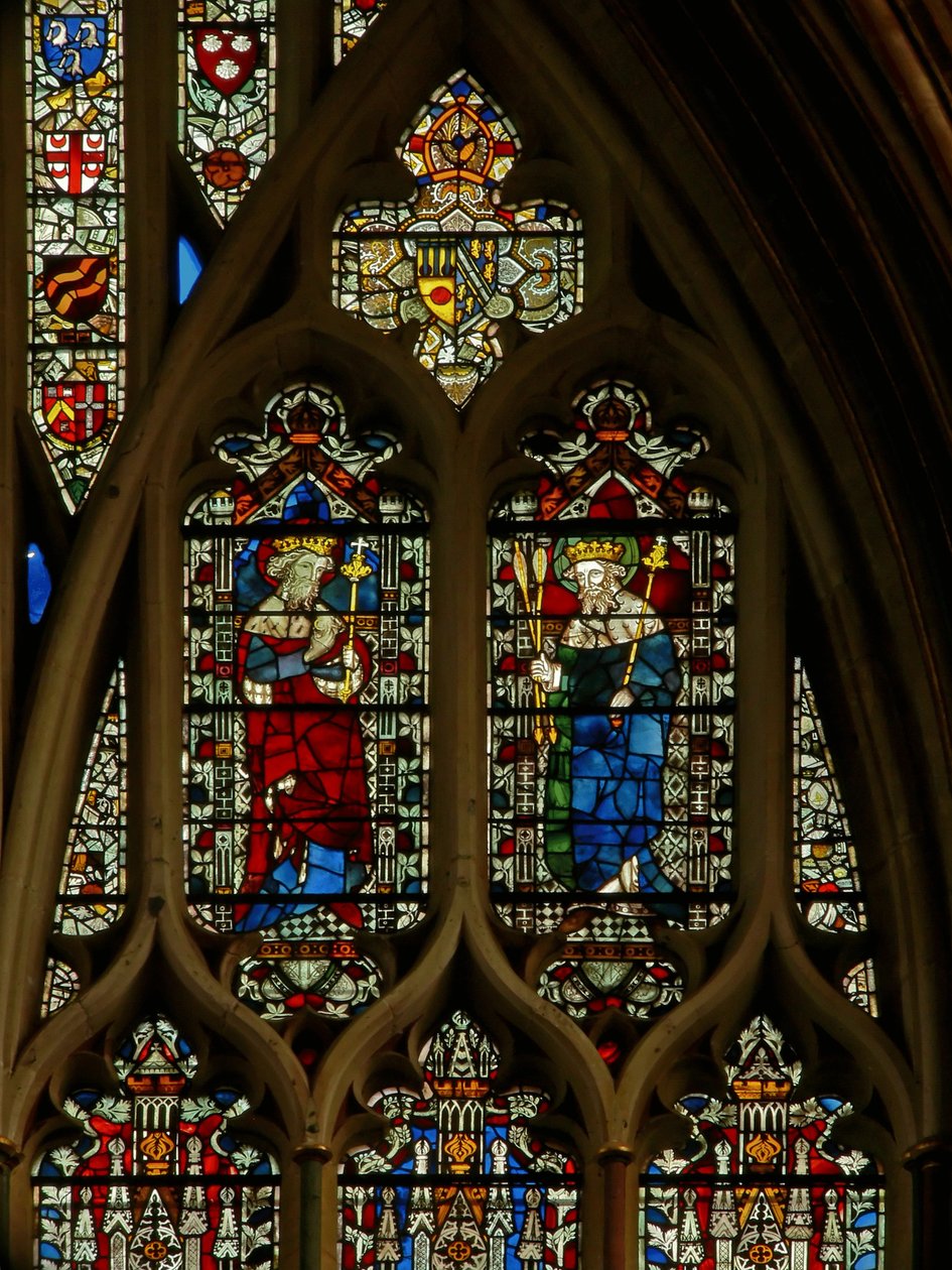 Window depicting Edward the Confessor and King Edmund by English School