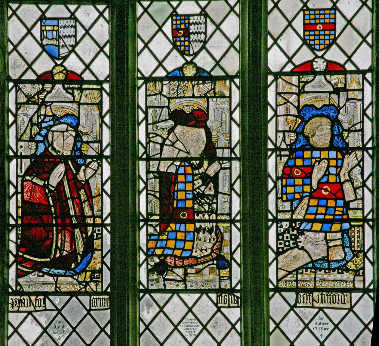 Window w5 depicting Sir Ralph Joscelin, Elizabeth Joselin Clifford, Sir Robert Clifford by English School