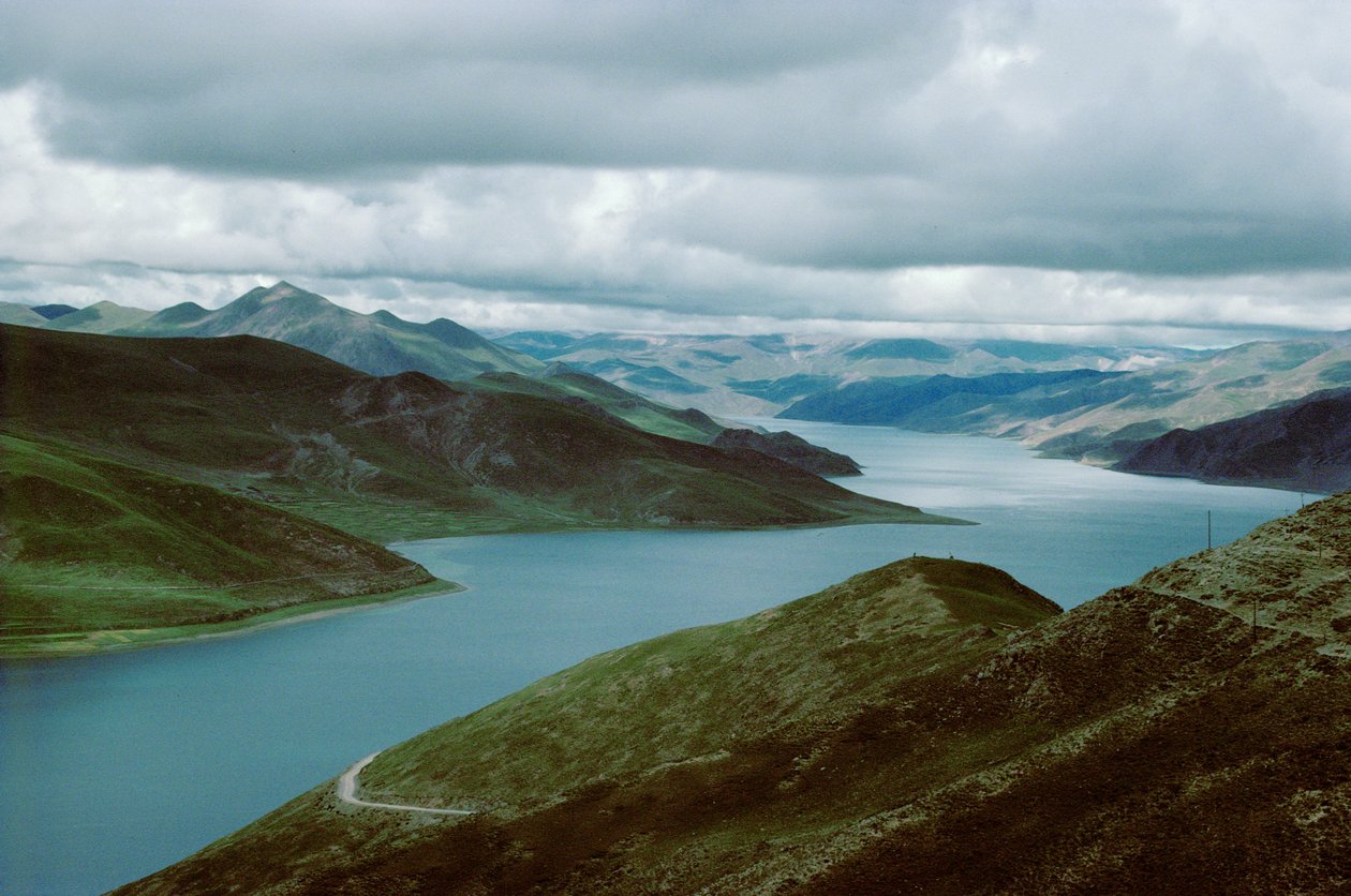 Lake Yamdrog, South route from Shigatse to Lhasa, Tibet by Erich Lessing