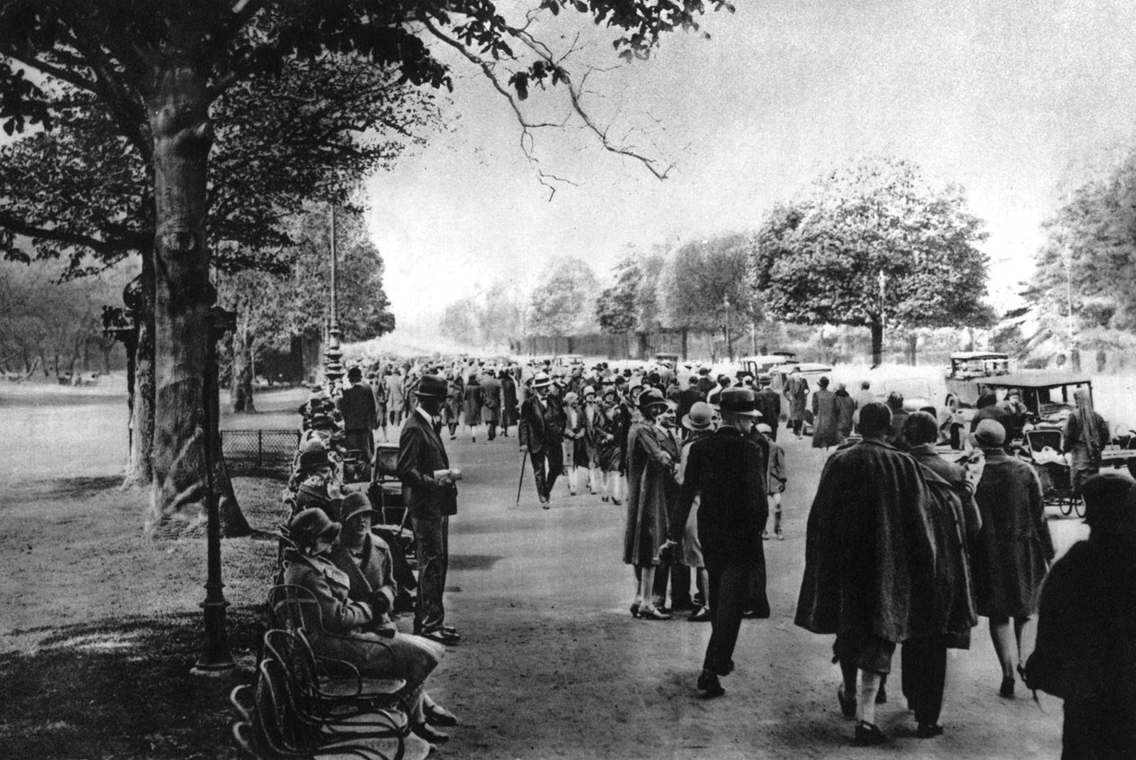 Avenue Foch leading from the Etoile to the Bois de Boulogne, Paris, 1931 by Ernest Flammarion