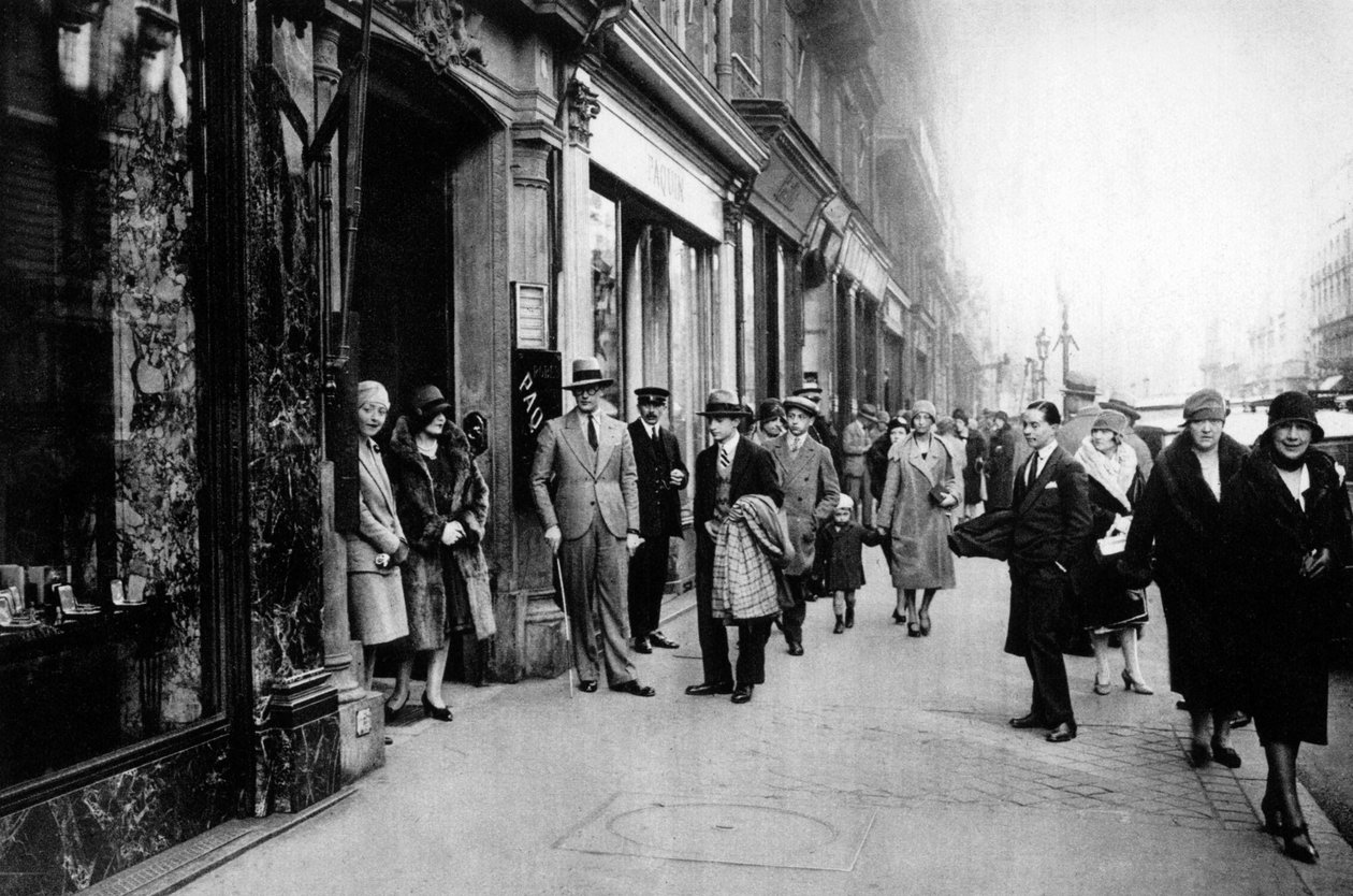 Waiting for Seamstresses Leaving Work, Paris by Ernest Flammarion