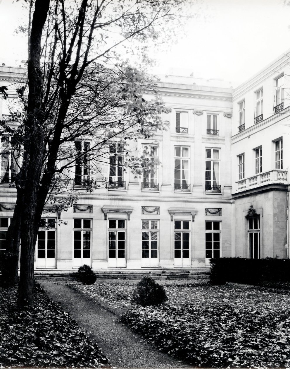 Maison Alexandre, Facade on the Garden (Architecture by Etienne Louis Boullee) by Etienne Louis Boullee