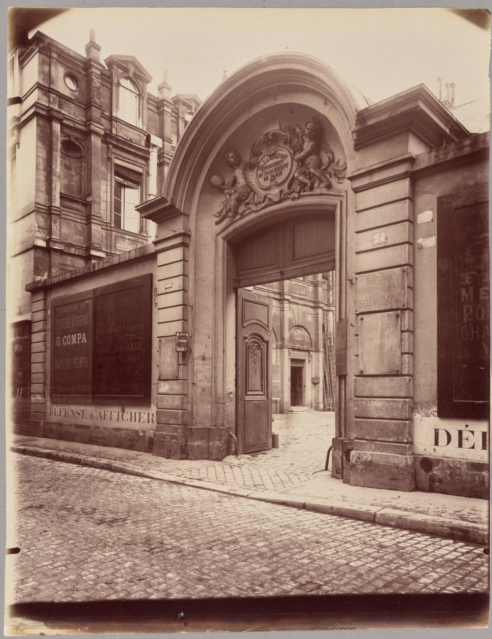 Hôtel Lamoignon, 24 rue Pavée by Eugène Atget