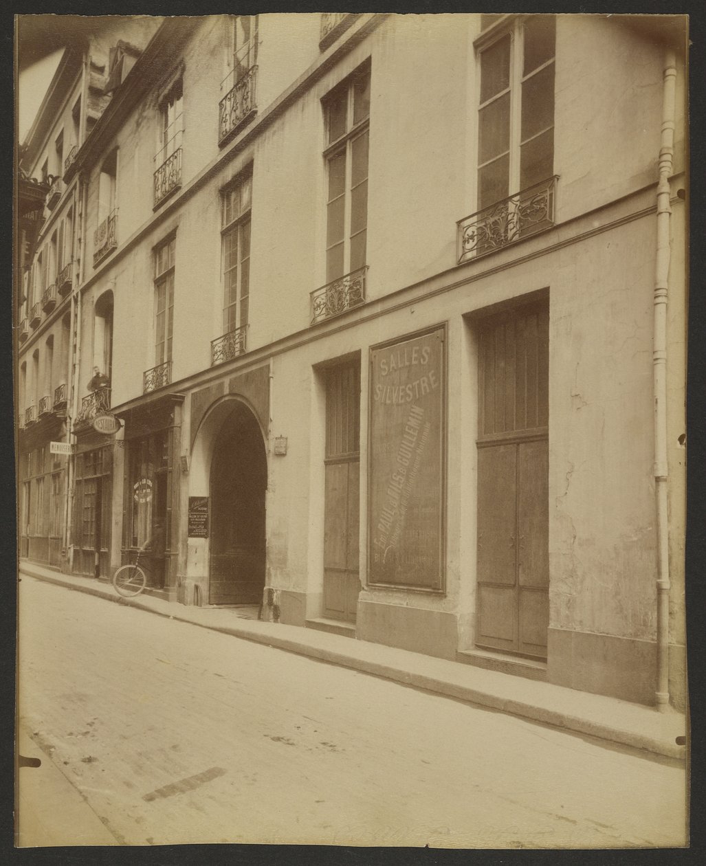 Hôtel de la Guillonière, 28 rue des Bons-Enfants, Richelieu Lived Here (1st) by Eugène Atget