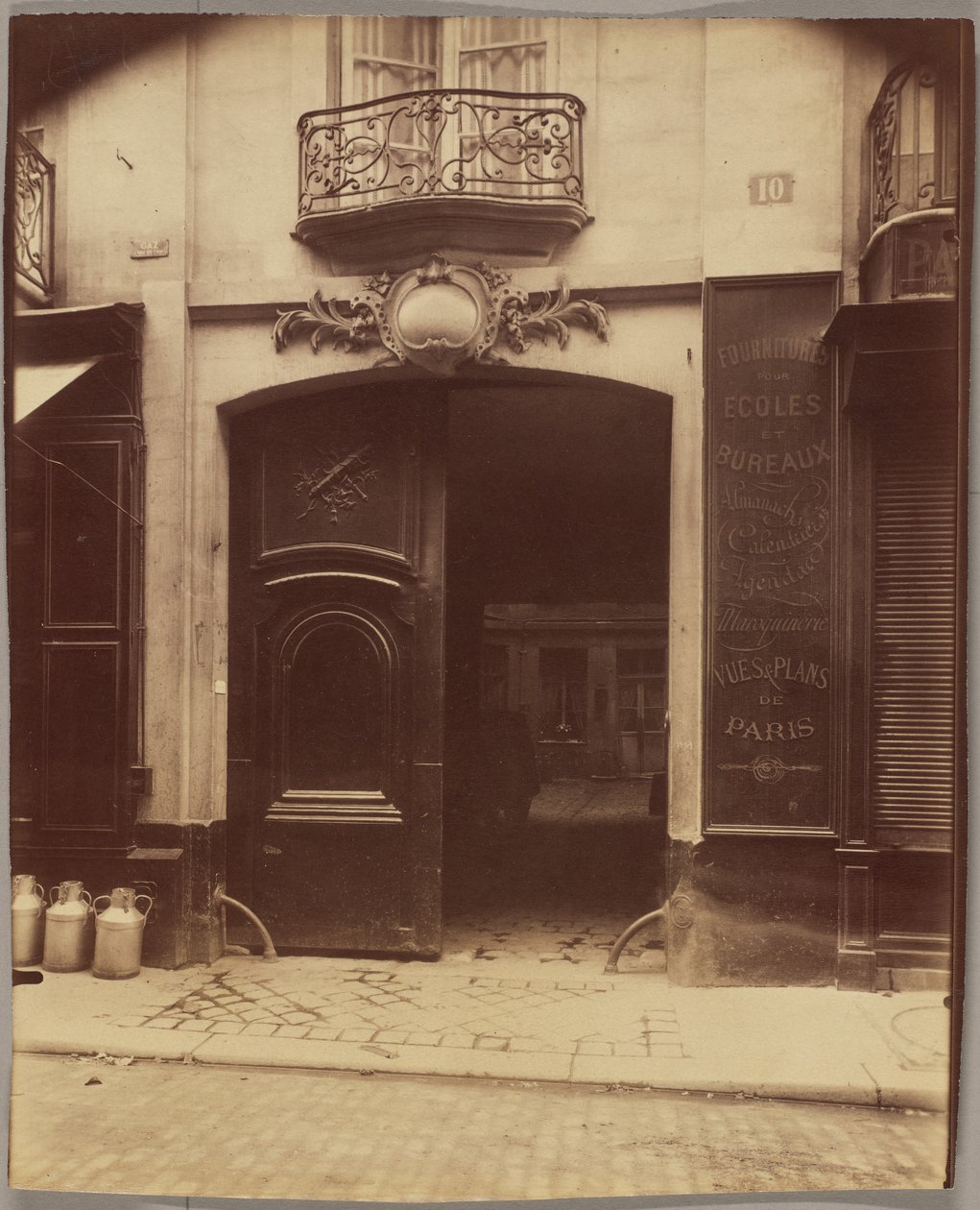 House, 10 rue du Petit-Pont, Demolished by Eugène Atget