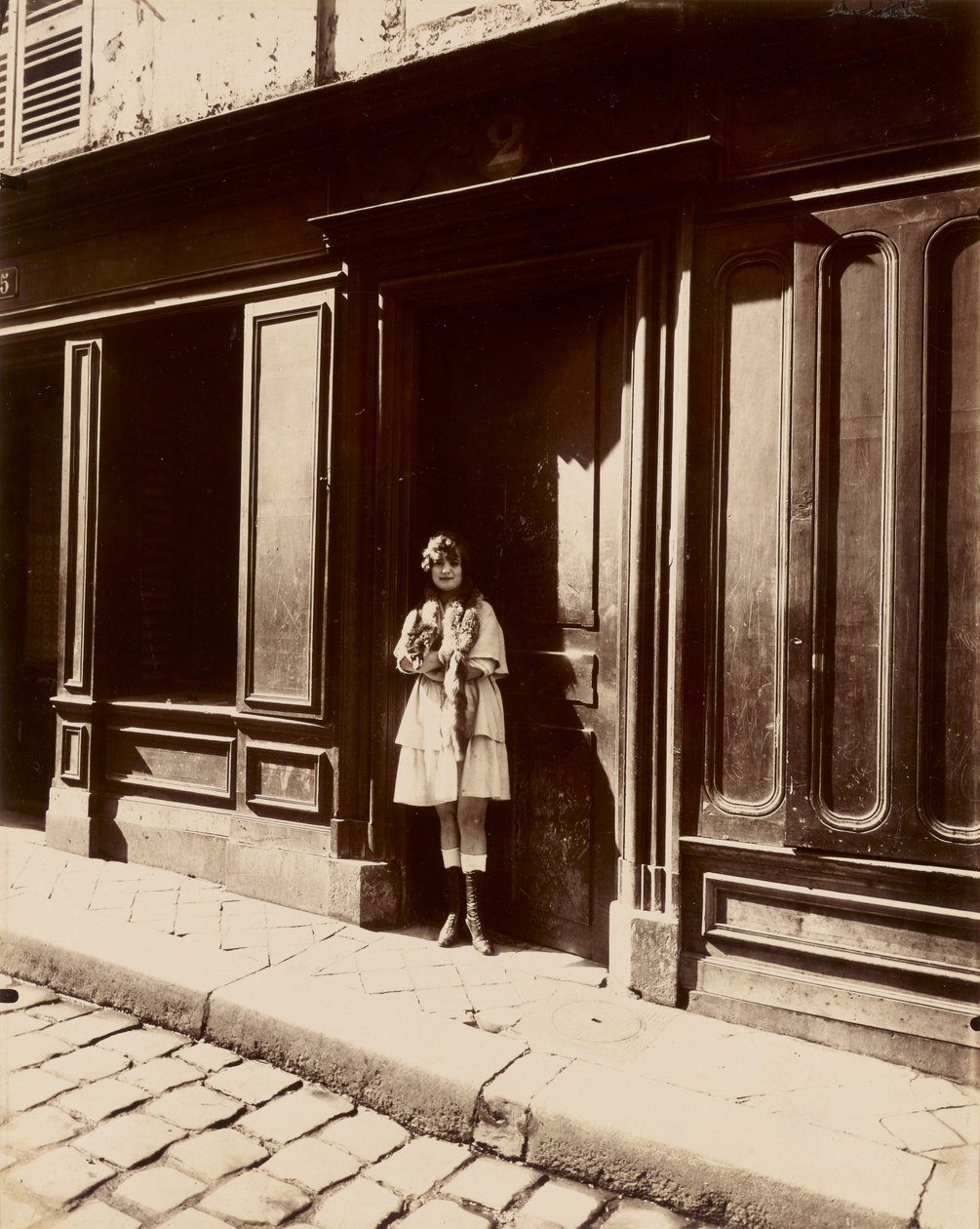 Versailles, Brothel, Petit Place, March 1921 by Eugène Atget