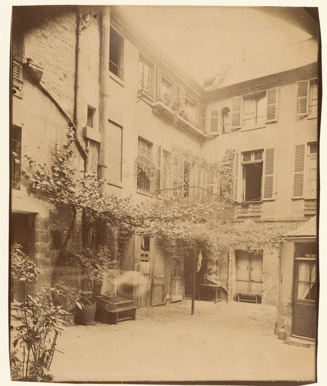 Cour de Rouen, Boulevard Saint-Germain by Eugène Atget