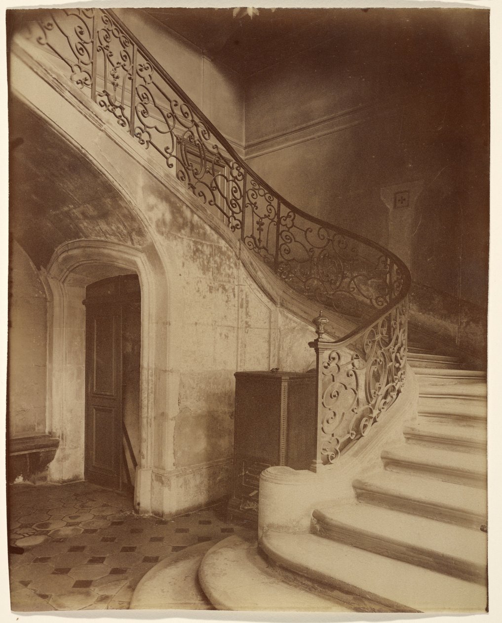 Hotel de la Brinvilliers, the Poisoner, Rue Charles V 12 by Eugène Atget