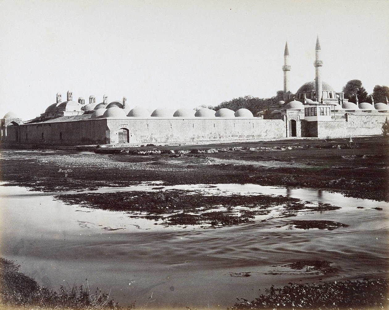 View of the complex of Tekkuyeh Suleimaniyeh, in Damascus, Syria, part of a complex of a madrasa, a mosque and a monastery, directed by the order of Dervishes, to facilitate the stay of the pilgrims on their way to Mecca by Félix Bonfils