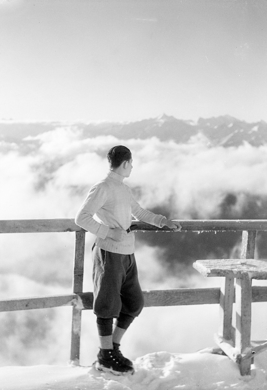 A Man Watches the Panorama, Val d