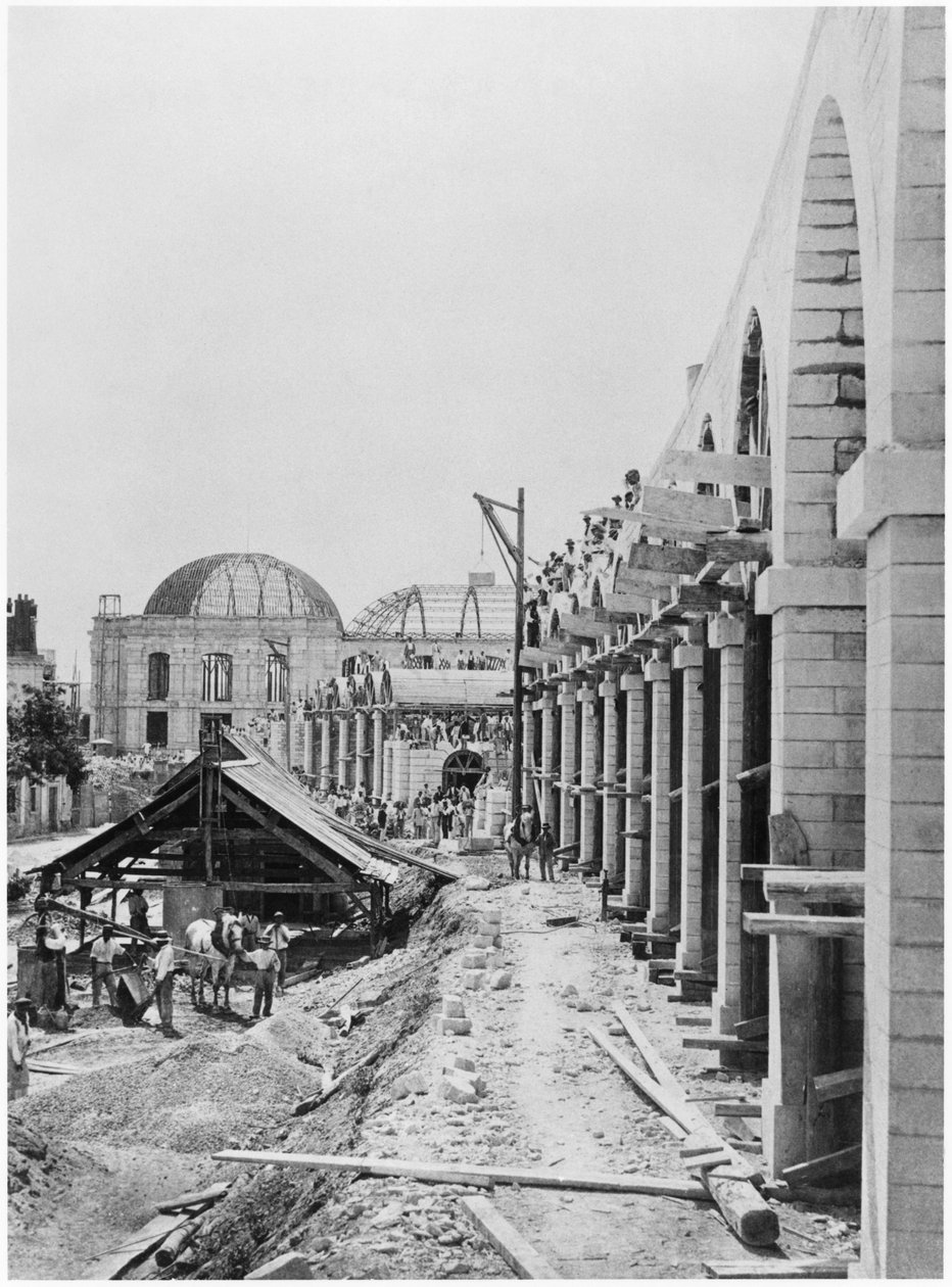 Construction of the viaduct bridge of Auteuil near Auteuil station, Paris, c.1900 by French Photographer