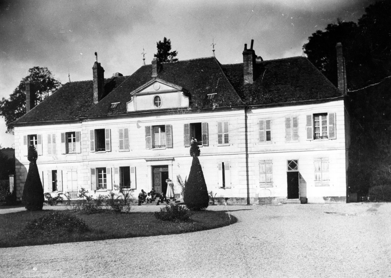 Facade of the Relais, the Natansons
