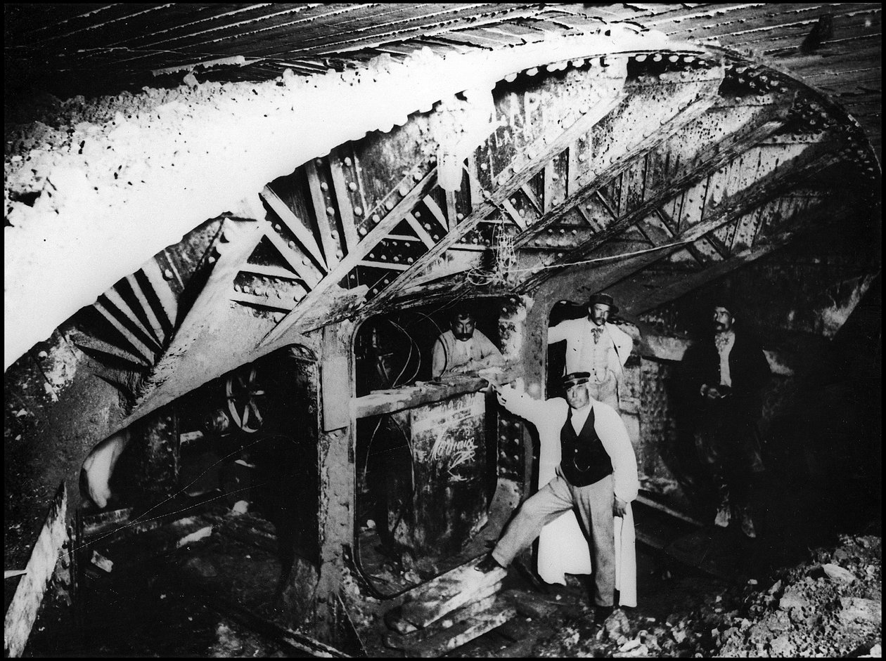 Construction of the Paris metro - Works of the metro, line 1 - photography by French Photographer