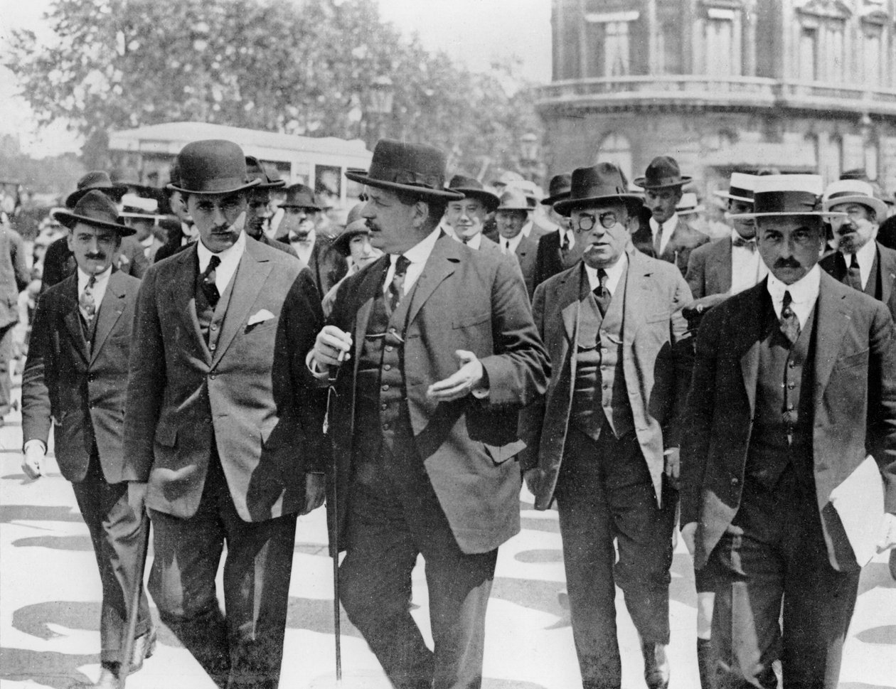 Édouard Herriot after the meeting of the Cartel des Gauches at the Palais d