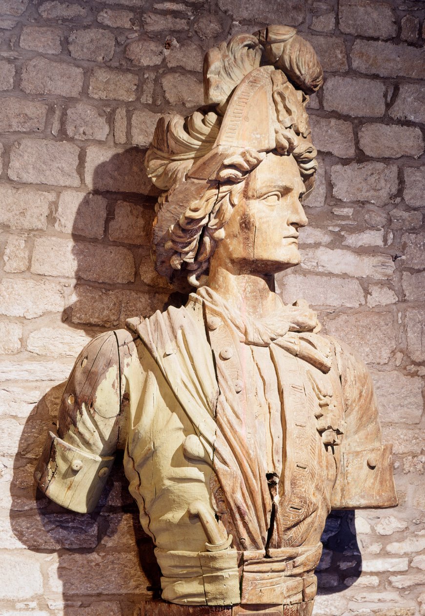 Bow figure: bust of French privateer. 17th century Saint Malo, city museum by French School