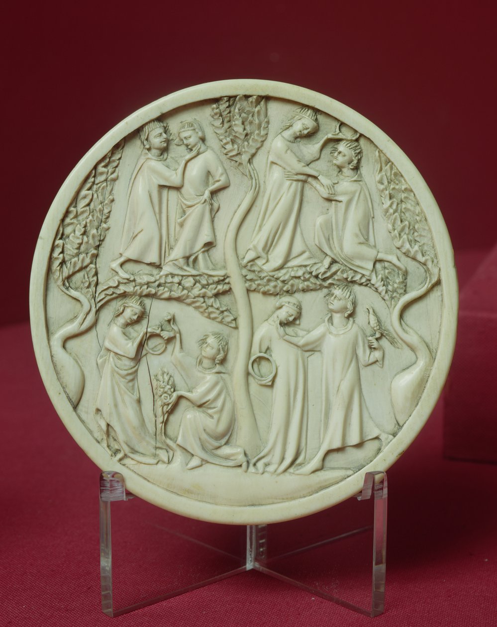 Mirror case depicting courtly scenes, c.1320-30 by French School