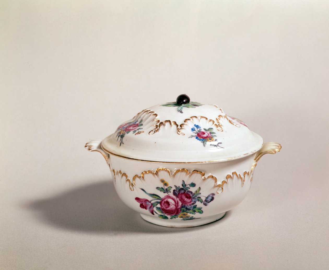 Soup bowl, made in Tournai, 1775-80 by French School