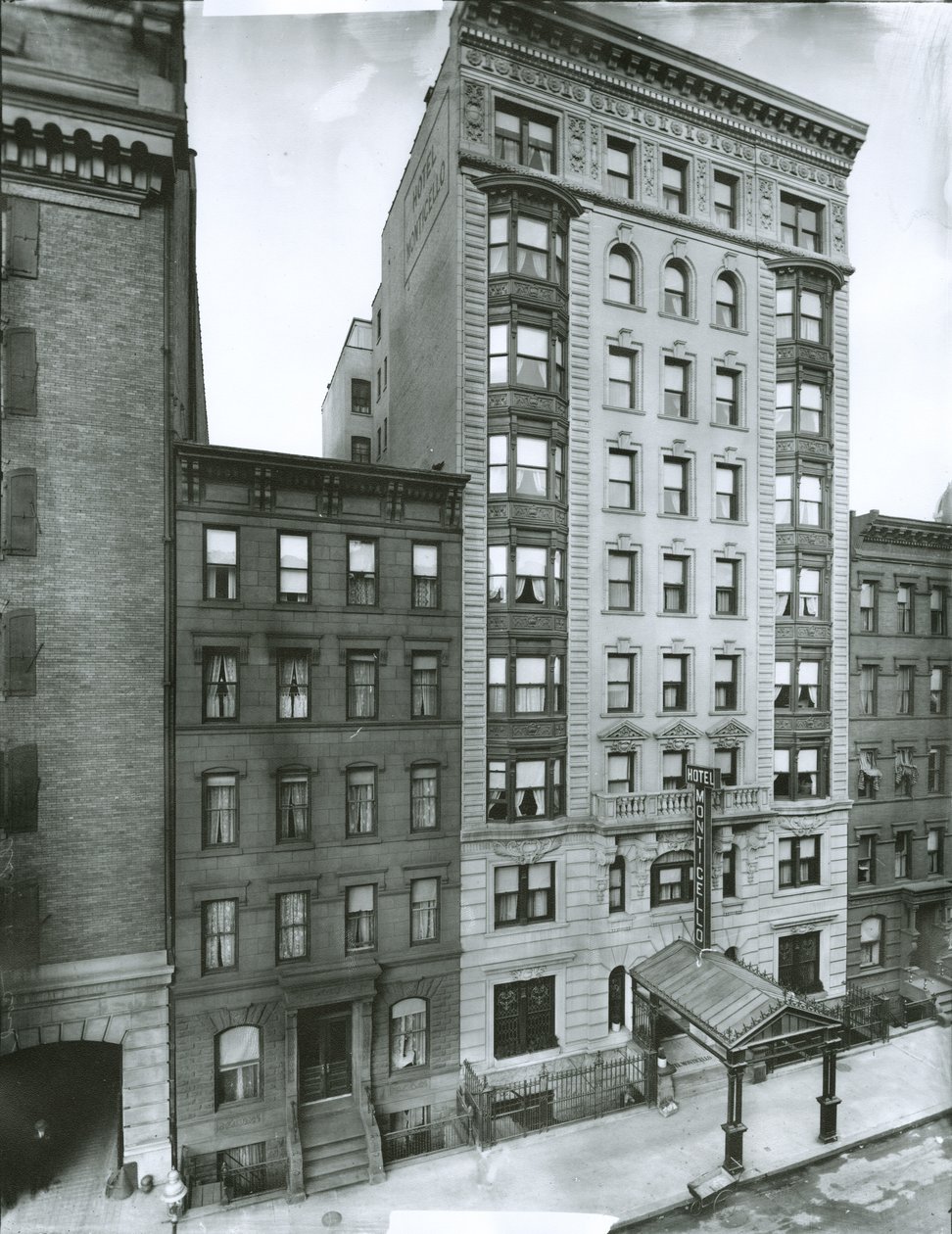 Hotel Monticello, New York City by G.P. Hall und Sohn