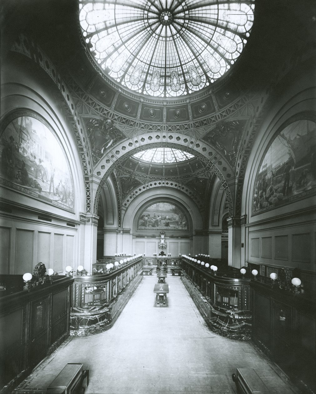 National Park Bank Interior, New York City, 1910 by G.P. Hall und Sohn