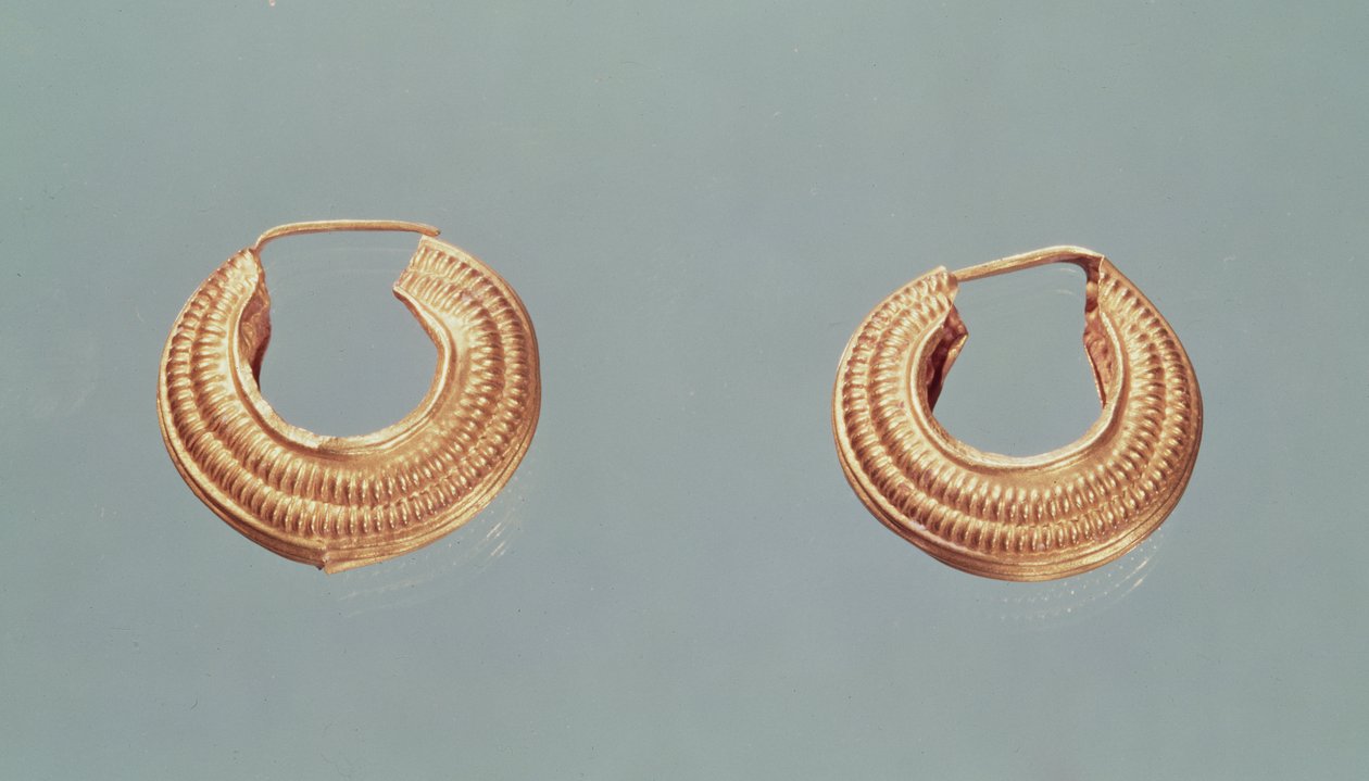 Pair of earrings, from Saint-Jean-de-Tourbe, Tene I, c.475-0 BC by Gaulish