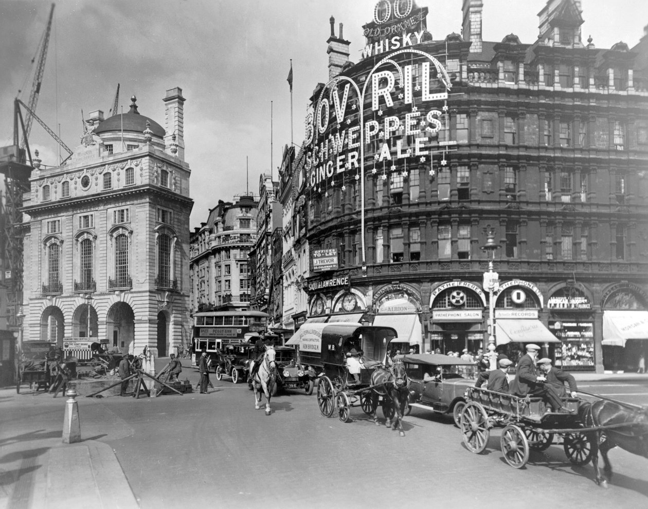 Piccadilly Circus, City of Westminster, London by George Davison Reid