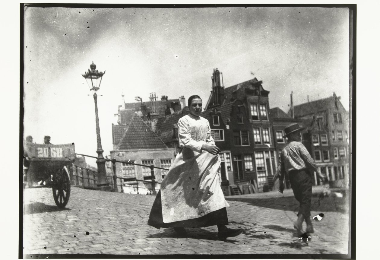 Street View at the Intersection of Lindengracht and Lijnbaansgracht in Amsterdam by George Hendrik Breitner