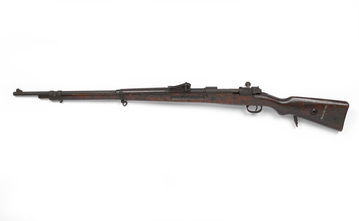 Mauser Gewehr 98 7.92 mm bolt action rifle by German School