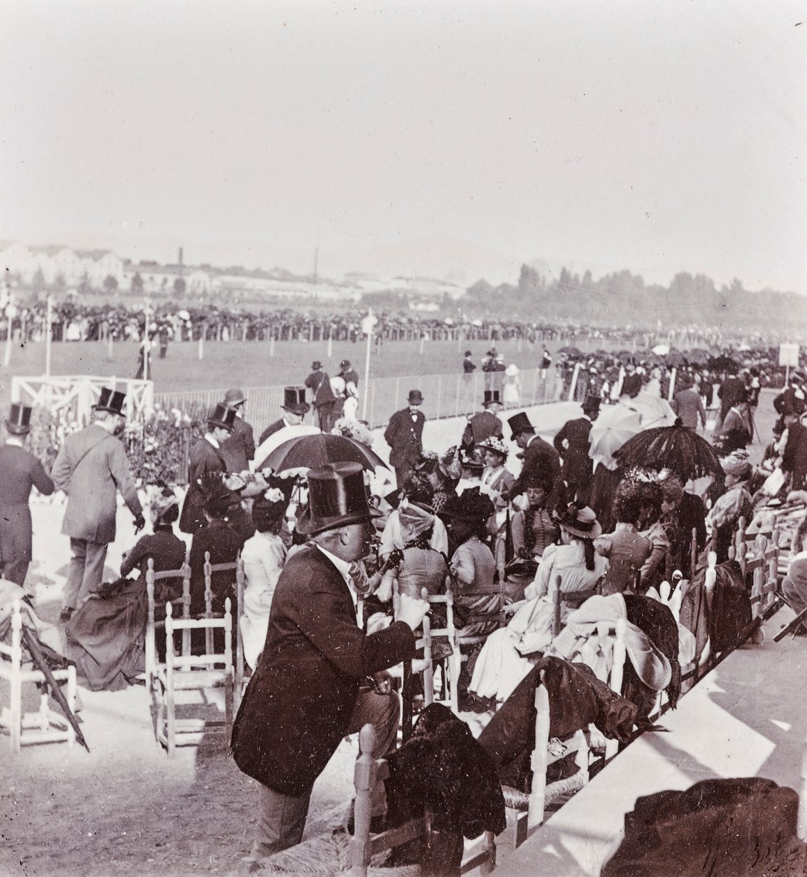 Viewers Racecourse in the Cascine Park: General Pralormo, Neri Corsini, Alberto Rignano, Gennaro Placci, the Countess Maud Ricci, Countess of Perkenstein by Giorgio Enrico (attr.to) Levi