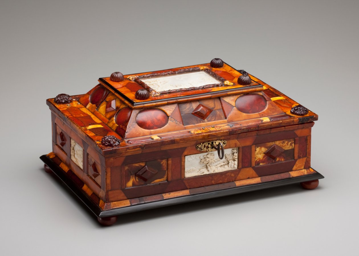 Courtly amber casket, c.1695 by Gottfried Wolffram