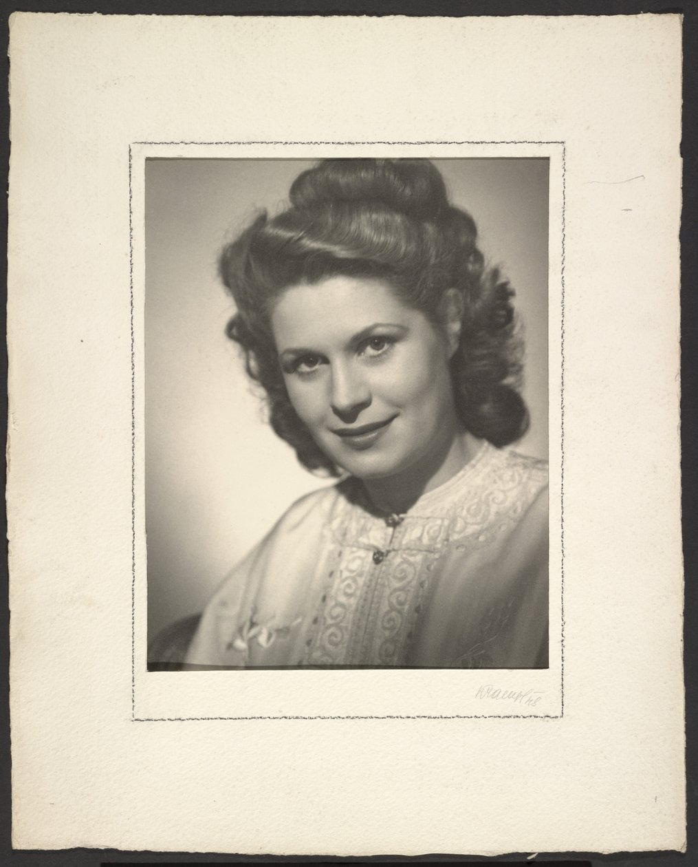 Portrait of a woman by Günther Krampf