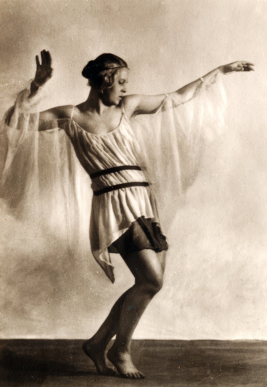 Valeria Kratina / Photo Postcard by Hugo Erfurth