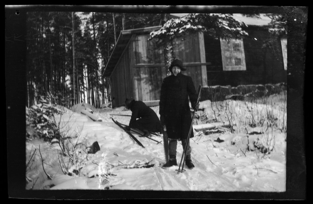 Arne Homén and Guido Simberg with Skis by Hugo Simberg