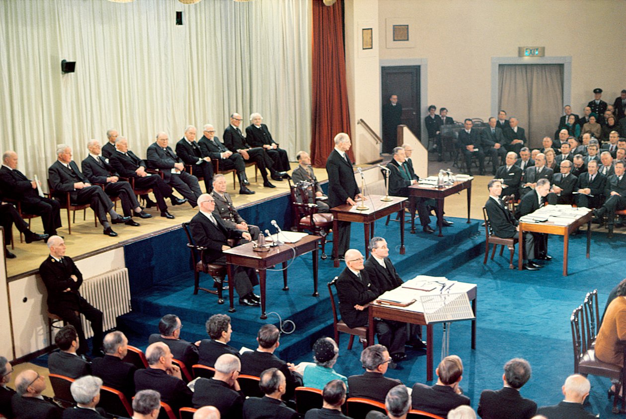 President Eamon de Valera addressing the Dail in the Mansion House ...