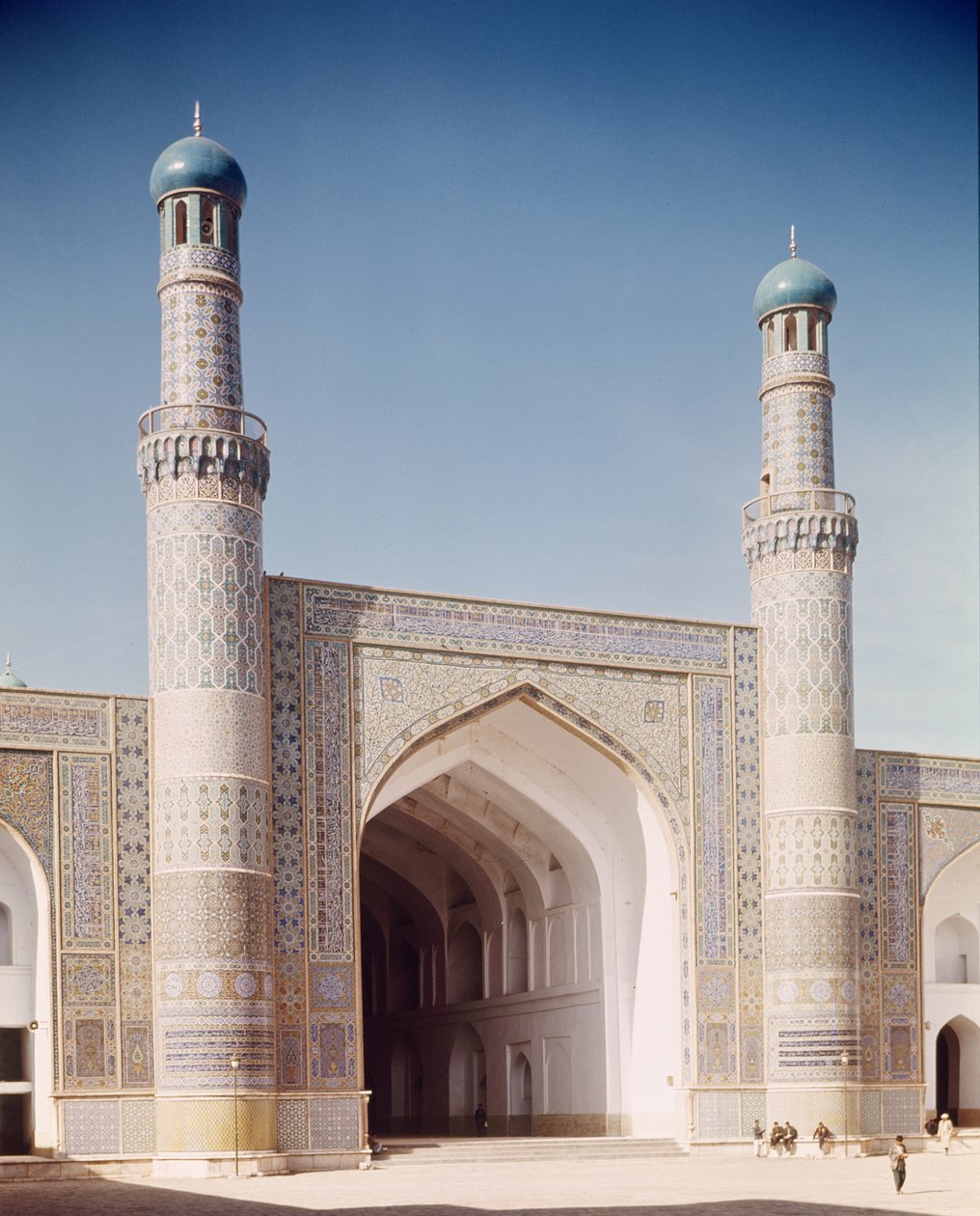 The Masjid-i Jami or Friday Mosque, founded in 1200, rebuilt in 1498 by Islamic School