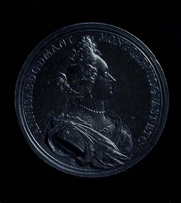 Obverse of a portrait medal of Anna Isabella of Mantua, minted 1698 by Italian School
