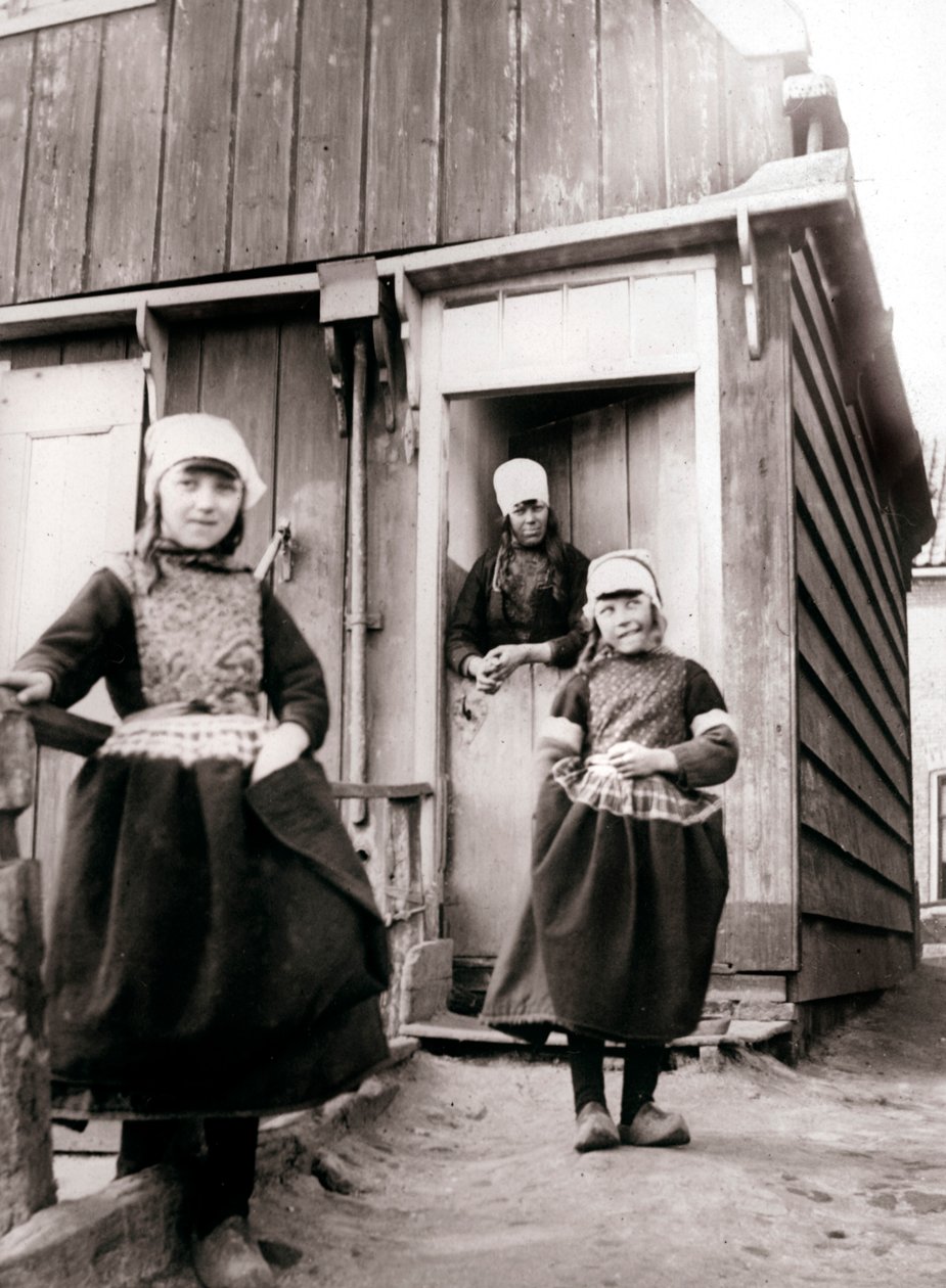Girls in Traditional Dress, Marken Island, Netherlands (1898) by James Batkin