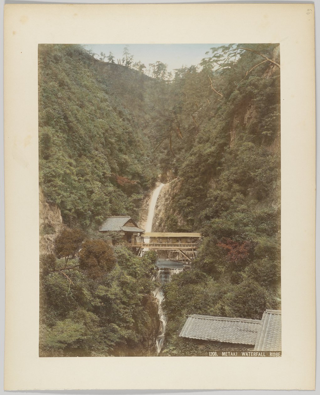 Metaki Waterfall, Kobe, Japan by Japanese Photographer