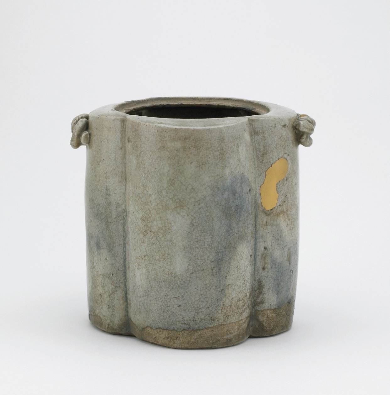Four-lobed tea-ceremony water jar with two handles, Edo period, mid-17th century by Japanese School