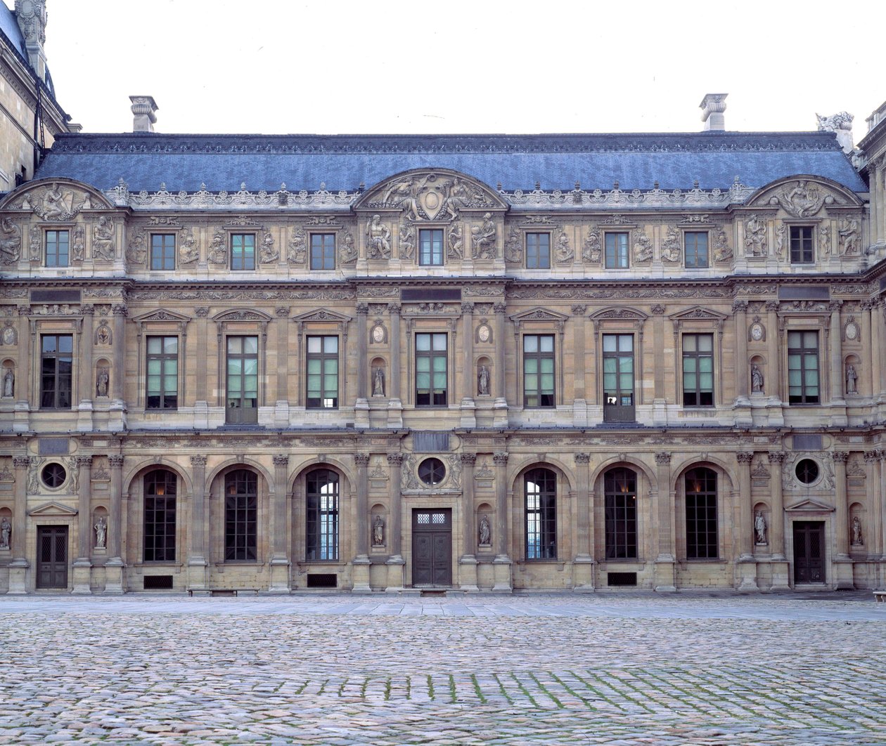 La cour carree du Louvre, facade du Louvre de Henri II, sculptures by ...