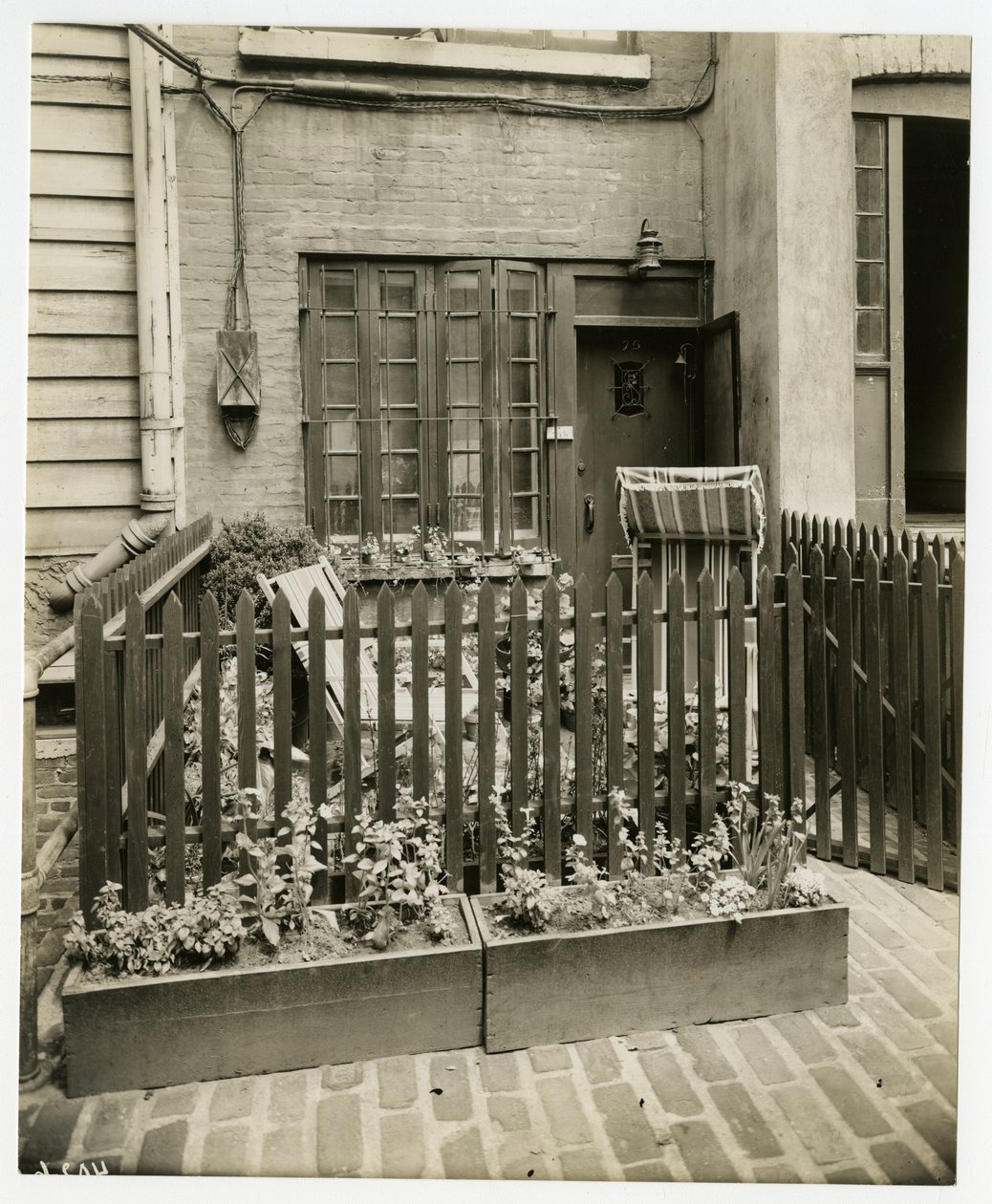 75 Bedford St "narrowest house", Greenwich Village, New York, USA by Jessie Tarbox Beals