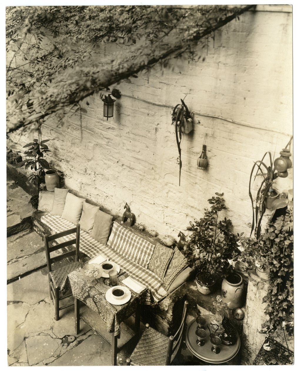 Home of Mr. & Mrs. George Stonehill, Greenwich Village, New York, USA, c.1936-37 by Jessie Tarbox Beals