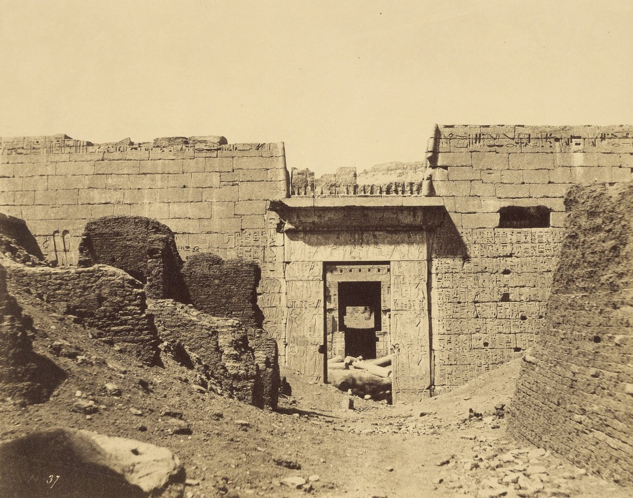 Médinet-Habou, Palace of Ramses Méïamoun, Entrance to the Second Court by John Beasley Greene
