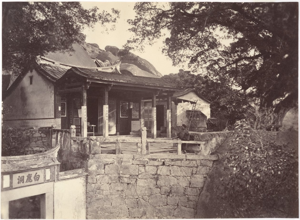 Le-Le- Cong Josshouse, Amoy by John Thomson