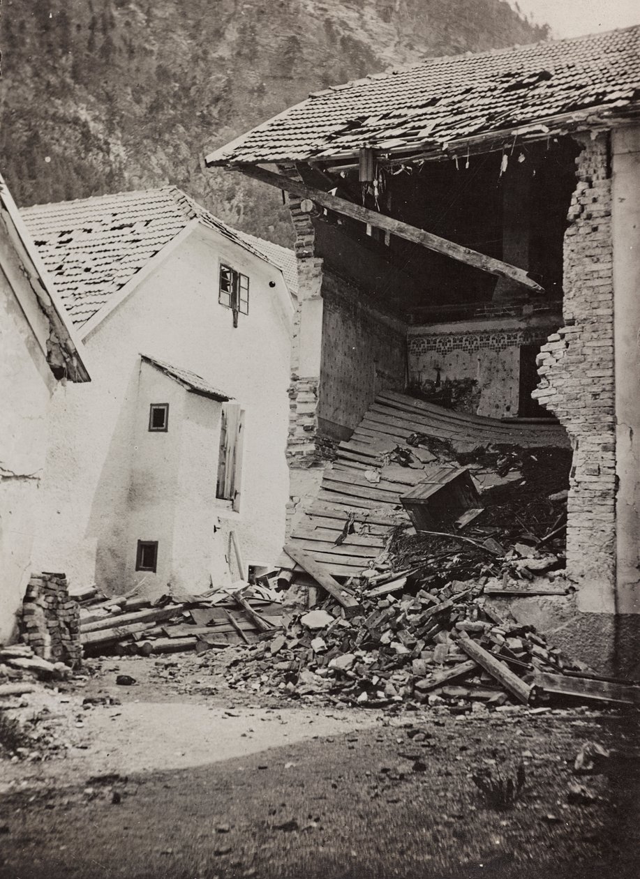 Album "Meine weltkriegs - Erinnerungen South-West Front (Carinthia, Italy, South Tyrol) 31/03/1915-12/11/1918 - Josef Zohles Wien": rubble by Josef Zohles