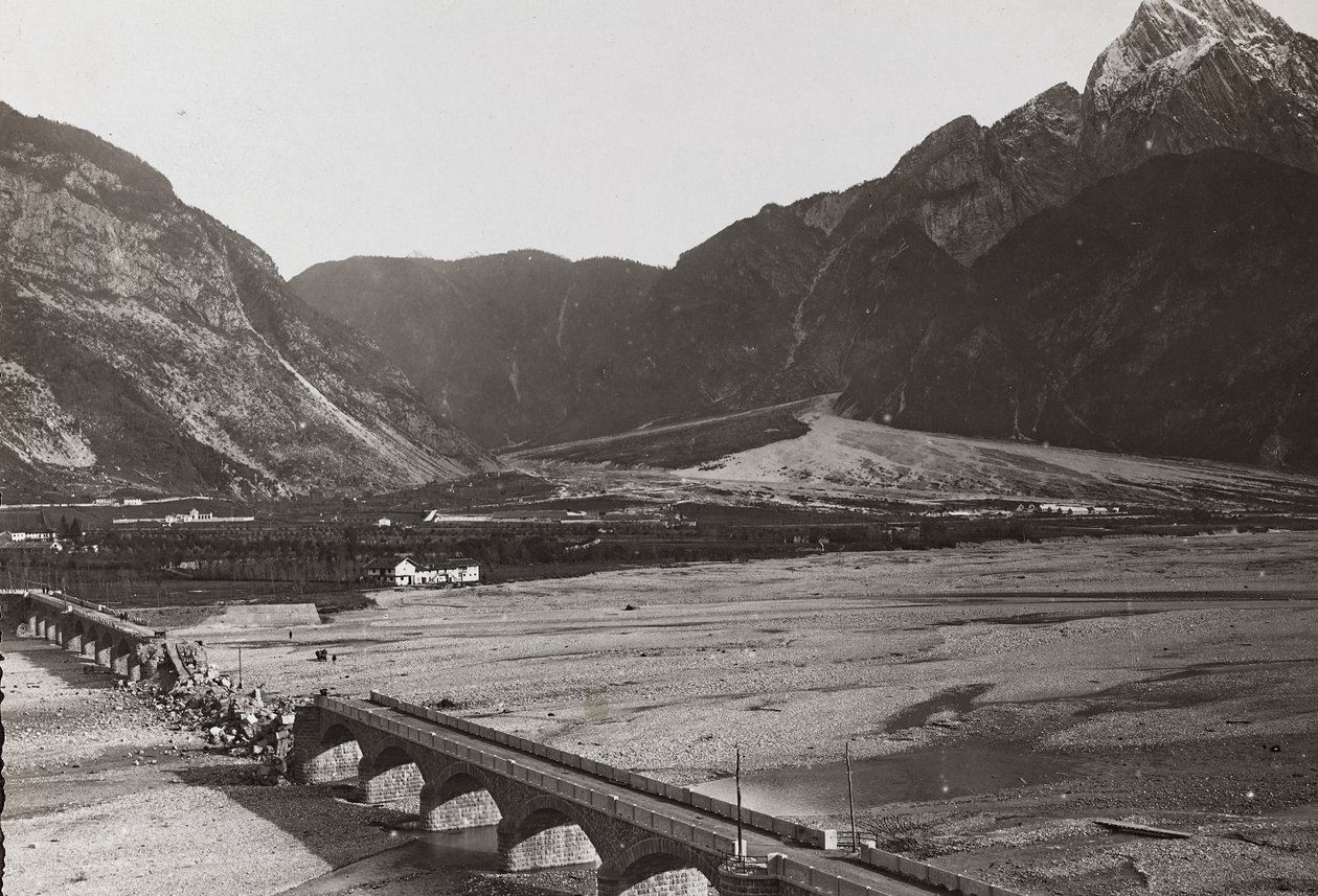 Album "Meine weltkriegs - Erinnerungen South-West Front (Carinthia, Italy, South Tyrol) 31/03/1915-12/11/1918 - Josef Zohles Wien": bridge on Tagliamento by Josef Zohles